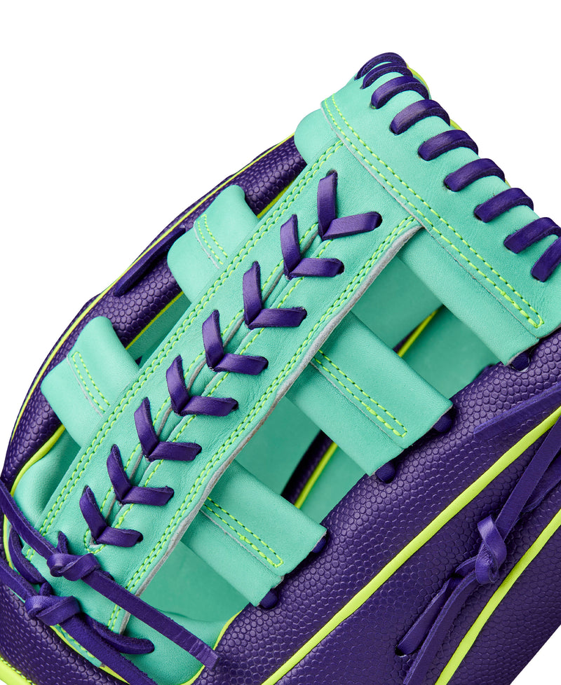 Wilson A2000 Fall 2025 1810SS Outfield Baseball Glove - 12.75"